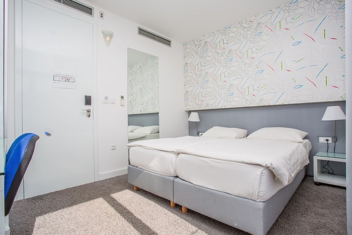 Imagen de la habitación del Hotel Jona, Podstrana. Foto 16