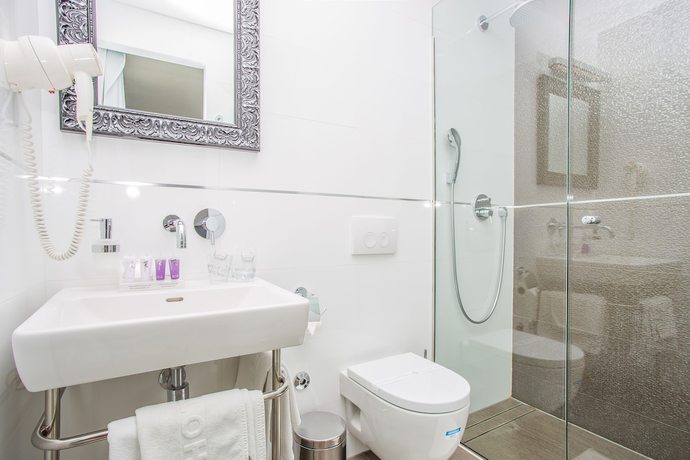 Imagen de la habitación del Hotel Jona, Podstrana. Foto 21