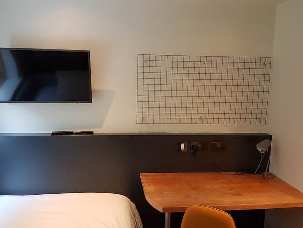 Imagen de la habitación del Hotel Jonas. Foto 13