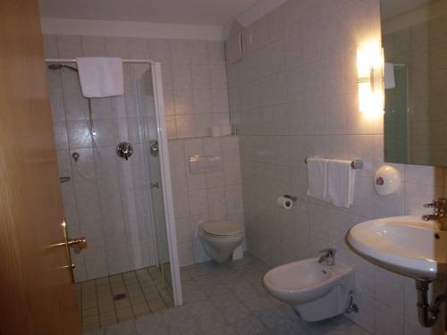 Imagen de la habitación del Hotel Jonathan 3 Sterne Superiore. Foto 3