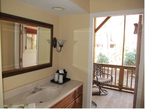 Imagen de la habitación del Hotel Jonathan Creek Inn and Villas. Foto 10