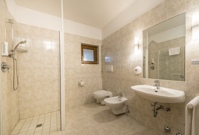 Imagen de la habitación del Hotel Jonathan. Foto 15