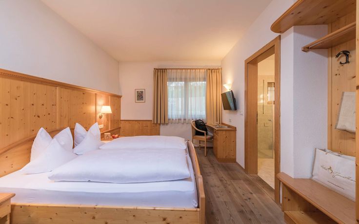 Imagen de la habitación del Hotel Jonathan. Foto 17