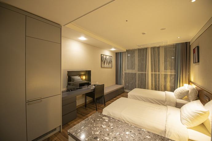 Imagen de la habitación del Hotel J-one. Foto 11