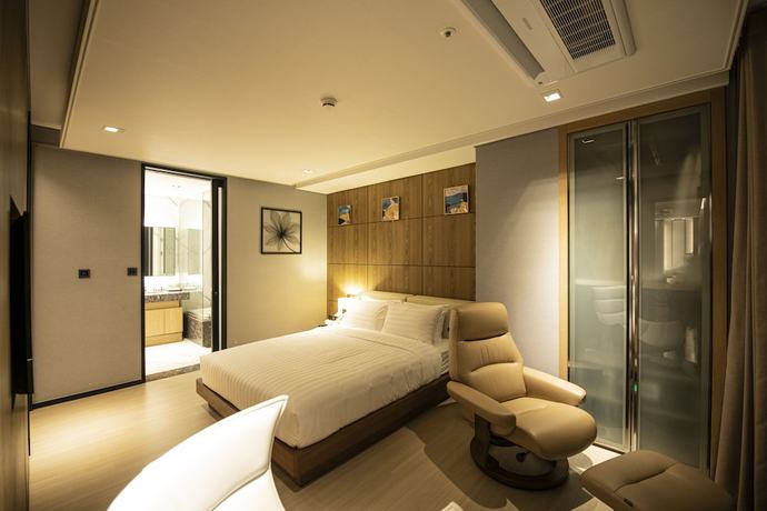 Imagen de la habitación del Hotel J-one. Foto 12