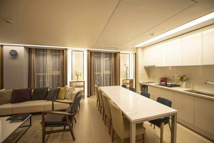 Imagen de la habitación del Hotel J-one. Foto 15