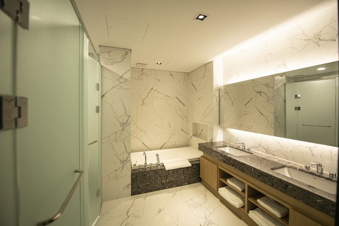 Imagen de la habitación del Hotel J-one. Foto 16