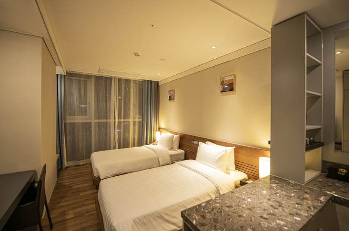 Imagen de la habitación del Hotel J-one. Foto 18