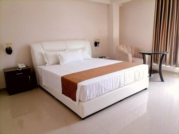 Imagen de la habitación del Hotel Joneya. Foto 13