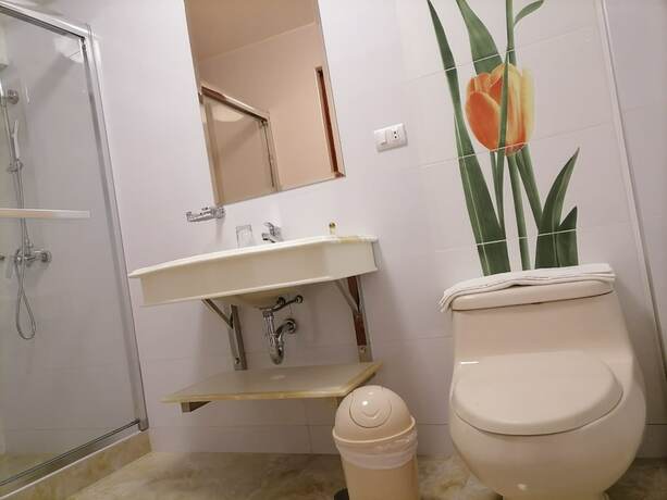 Imagen de la habitación del Hotel Joneya. Foto 16