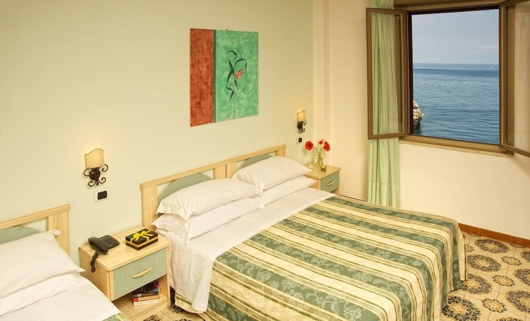 Imagen de la habitación del Hotel Jonic Mazzaro'. Foto 3