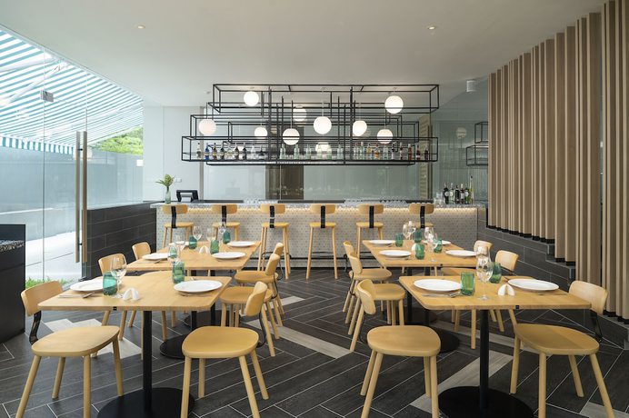 Imagen del bar/restaurante del Hotel JonoX Phuket Karon. Foto 4