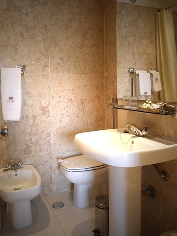 Imagen de la habitación del Hotel Jorge V, Lisboa. Foto 8