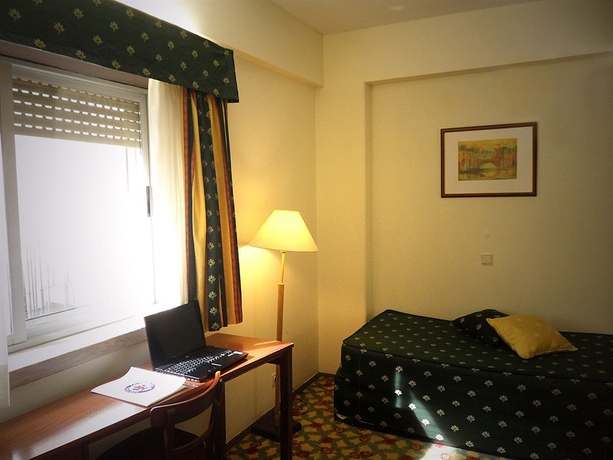 Imagen de la habitación del Hotel Jorge V, Lisboa. Foto 11