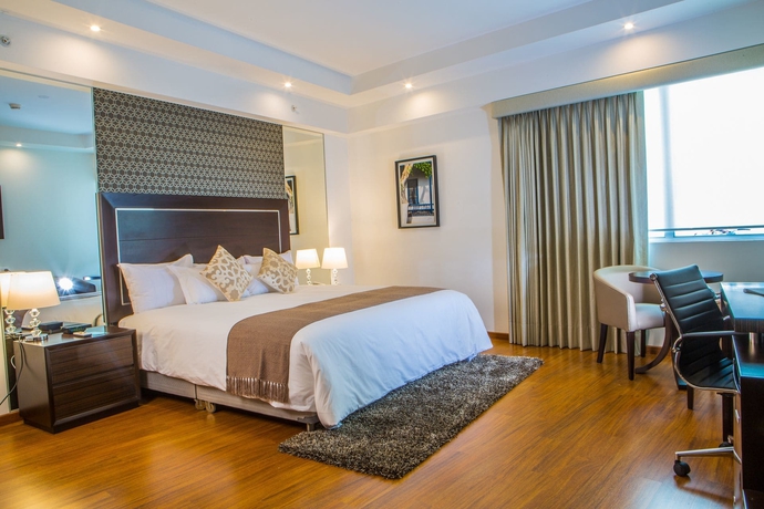 Imagen de la habitación del Hotel Jose Antonio Deluxe. Foto 12