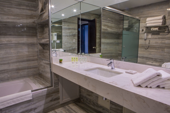 Imagen de la habitación del Hotel Jose Antonio Deluxe. Foto 14