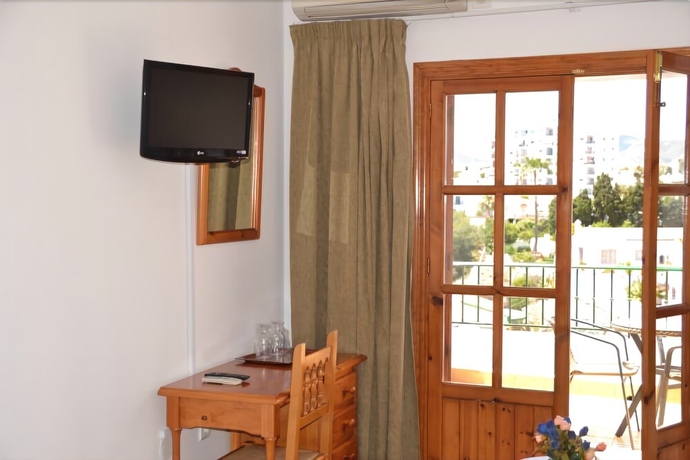 Imagen de la habitación del Hotel José Cruz. Foto 13