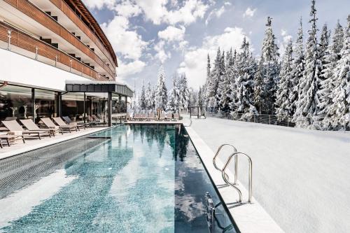 Imagen general del Hotel Josef Mountain Resort. Foto 1