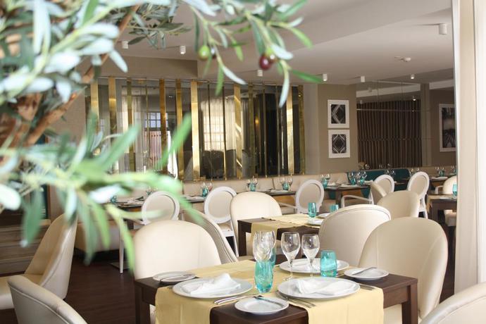 Imagen del bar/restaurante del Hotel Josefa D`Obidos. Foto 2