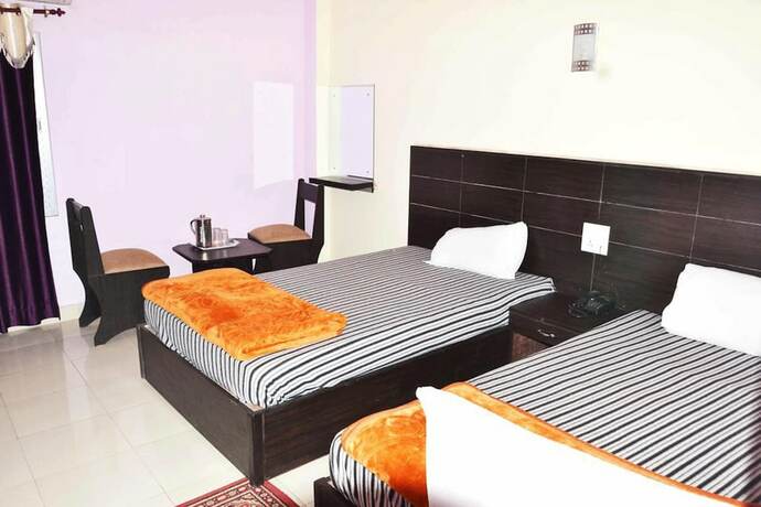 Imagen de la habitación del Hotel Joshi. Foto 17