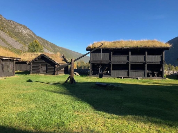 Imagen de los exteriores del Hotel J&oslash;rundgard Viking -og Middelaldesenter. Foto 7