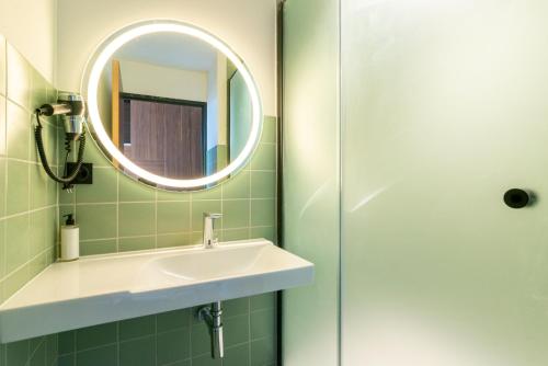 Imagen de la habitación del Hotel Jost Bordeaux Gare. Foto 11