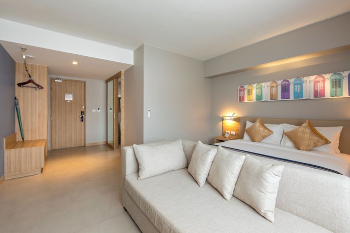 Imagen de la habitación del Hotel Journeyhub Phuket Patong. Foto 14