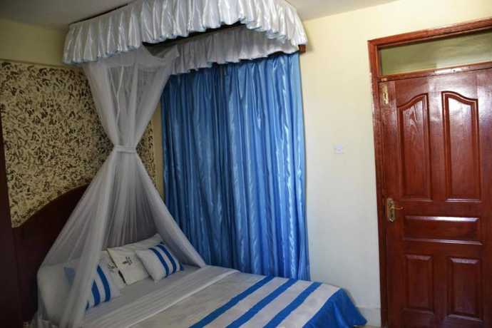 Imagen de la habitación del Hotel Joventure. Foto 14