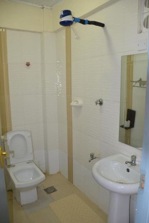 Imagen de la habitación del Hotel Joventure. Foto 17