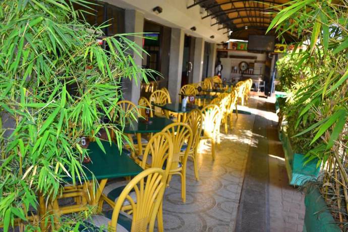 Imagen del bar/restaurante del Hotel Joventure. Foto 6