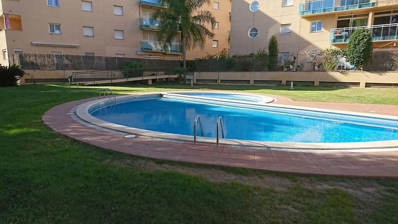 Imagen de la piscina del Hotel Joyapartments Golden Pineda. Foto 18