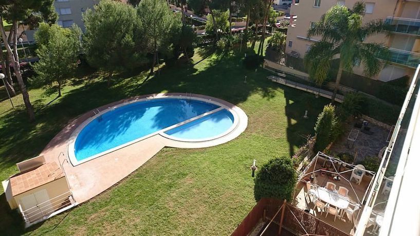 Imagen de la piscina del Hotel Joyapartments Golden Pineda. Foto 19