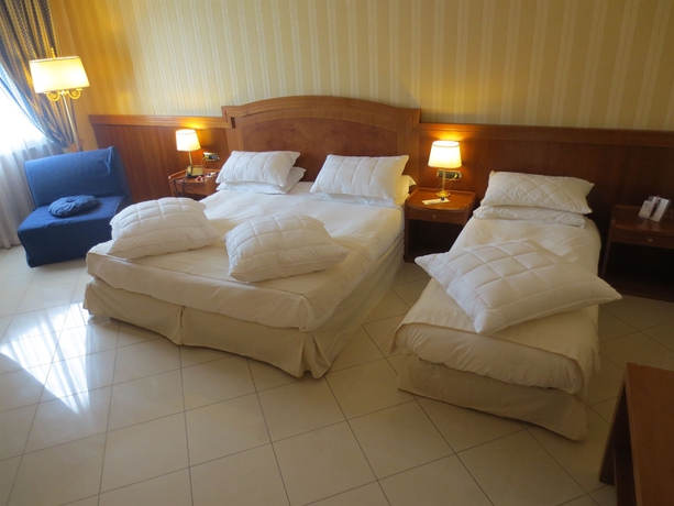 Imagen de la habitación del Hotel Joyfull. Foto 8