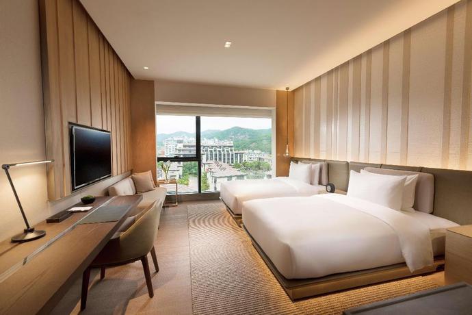 Imagen de la habitación del Hotel Joyze Hotel Xiamen Curio Collection by Hilton. Foto 12