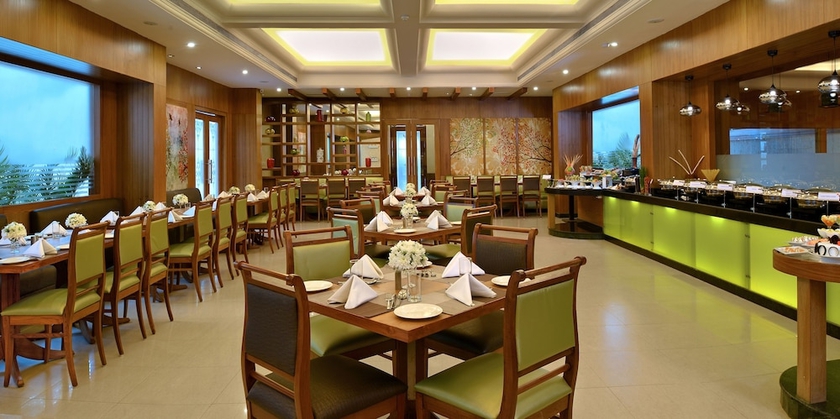 Imagen del bar/restaurante del Hotel Jp Cordial. Foto 3