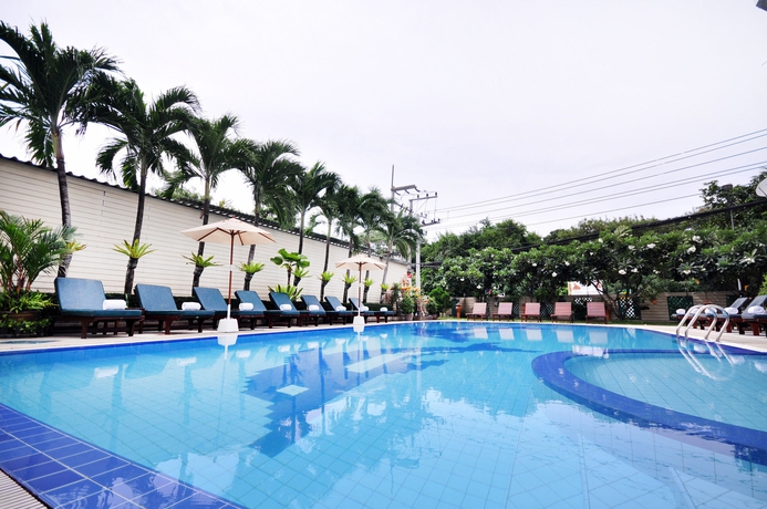 Imagen de la piscina del Hotel Jp Villa. Foto 13