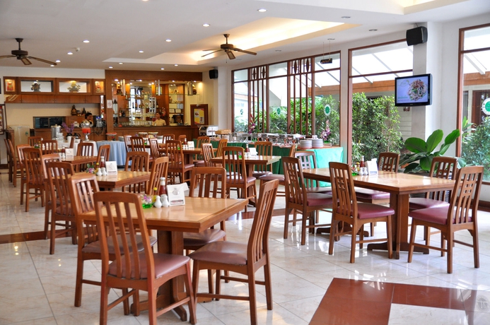 Imagen del bar/restaurante del Hotel Jp Villa. Foto 6