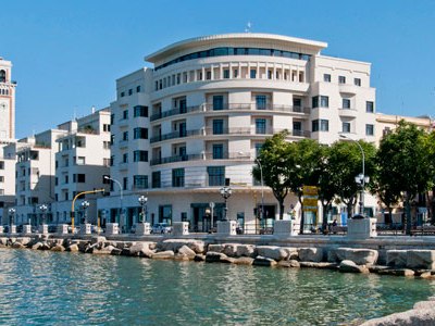 Imagen de los exteriores del Hotel Jr Hotels Bari Grande Albergo Delle Nazioni. Foto 7