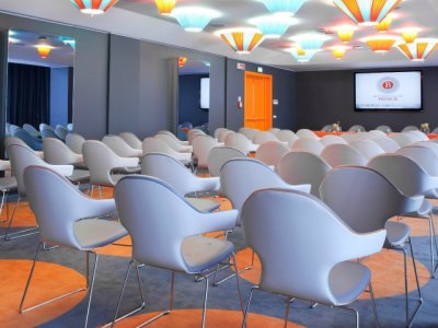 Imagen de los interiores del Hotel Jr Hotels Bari Grande Albergo Delle Nazioni. Foto 11