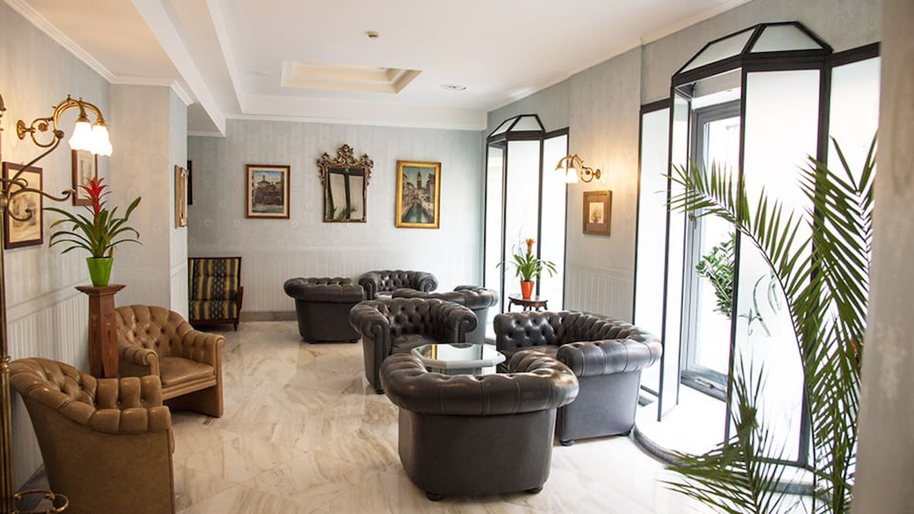 Imagen de los interiores del Hotel Jr Hotels Bocconi Milano. Foto 6