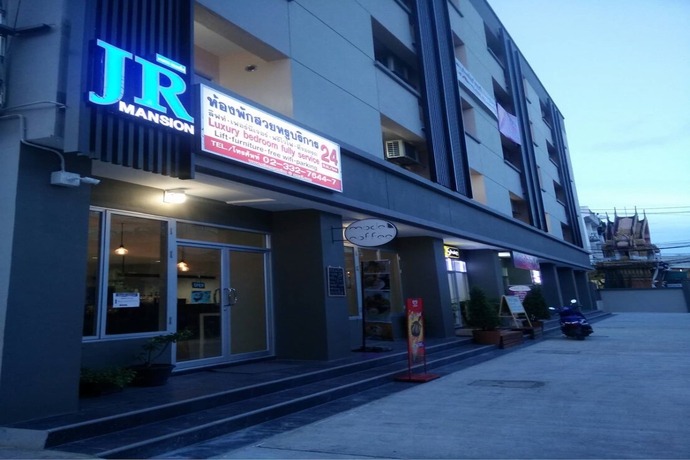 Imagen de los exteriores del Hotel Jr Mansion. Foto 15