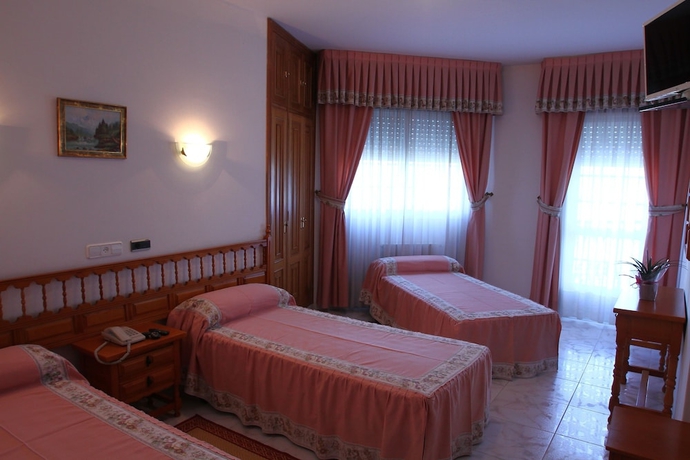 Imagen de la habitación del Hotel Jr, Vilalonga. Foto 10