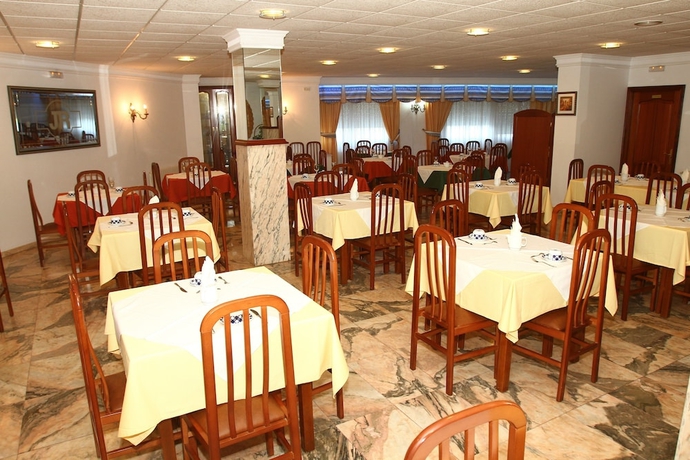 Imagen del bar/restaurante del Hotel Jr, Vilalonga. Foto 5