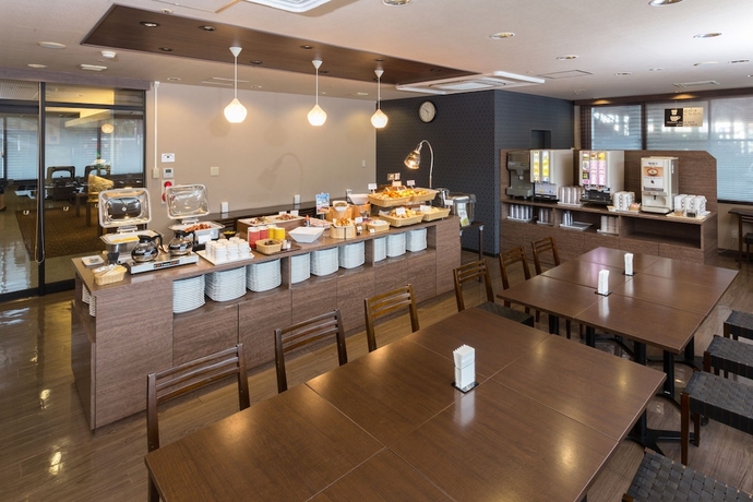 Imagen del bar/restaurante del Hotel Jr West Group Via Inn Shinosaka. Foto 10