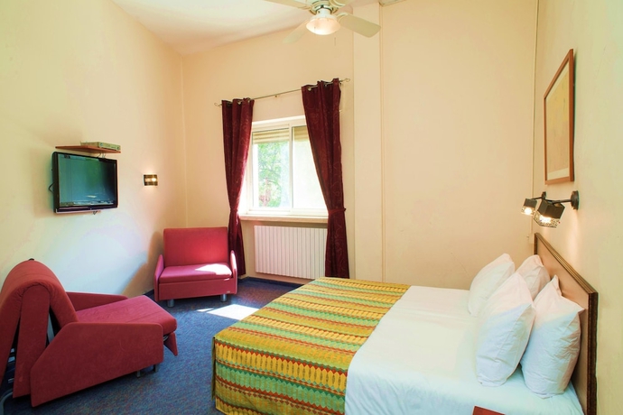 Imagen de la habitación del Hotel Jrose. Foto 13