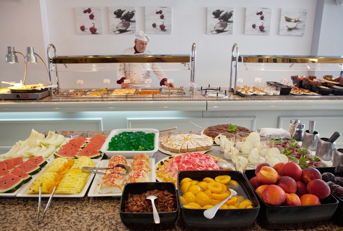 Imagen del bar/restaurante del Hotel Js Can Picafort. Foto 3