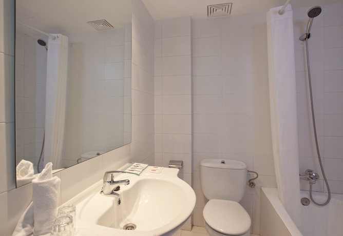 Imagen de la habitación del Hotel Js Can Picafort. Foto 9