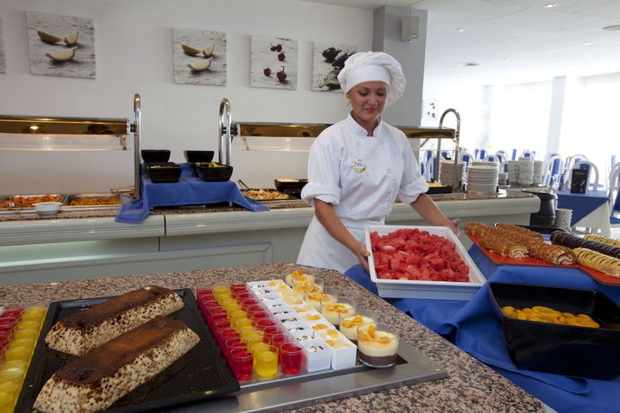 Imagen del bar/restaurante del Hotel Js Can Picafort. Foto 7