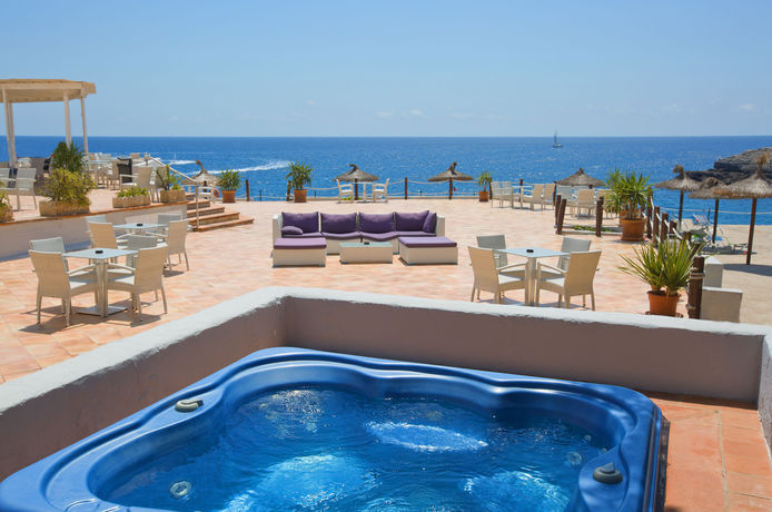 Imagen de los exteriores del Hotel Js Cape Colom - Adults Only. Foto 7