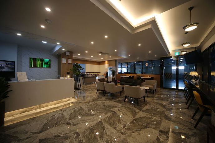 Imagen de los interiores del Hotel J\'s. Foto 19